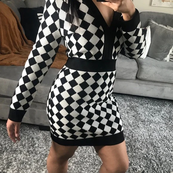 BALMAIN Two-Tone Intarsia-Knit Mini Dress - Picture 5 of 16